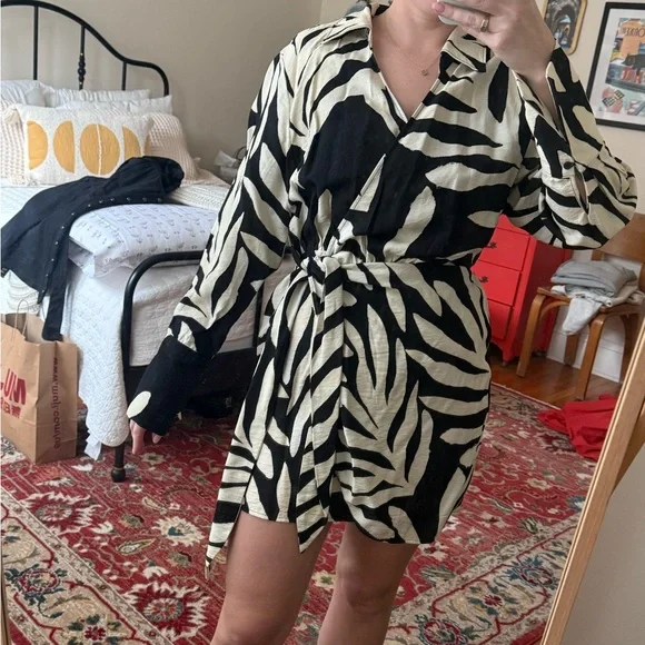 NWT H&M Animal Print Wrap Dress - Picture 4 of 5